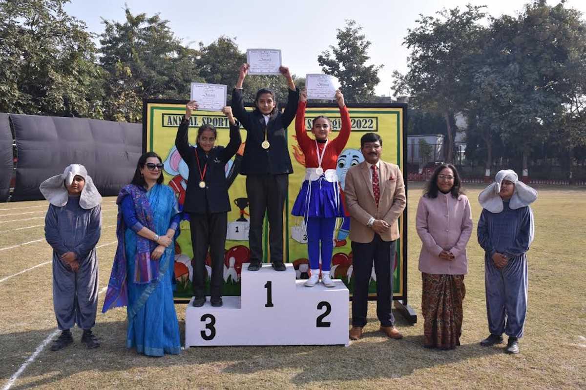 वार्षिक खेल दिवस में बच्चों ने अपनी प्रतिभा का किया प्रदर्शन वार्षिक खेल दिवस में बच्चों ने अपनी प्रतिभा का किया प्रदर्शन